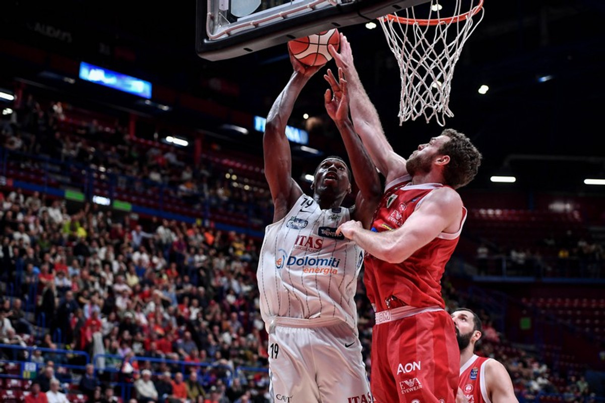Lega Basket: Νίκες για Μιλάνο και Βίρτους (vids)