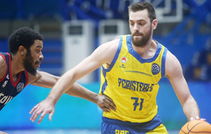 Basket League: 13ος σε ασίστ ο Μάντζαρης