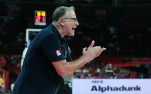 Σκουρτόπουλος στη συνέντευξη Τύπου: &quot;Ο Καλάθης έπαιξε 37 λεπτά και κέρδισε ένα φάουλ&quot;