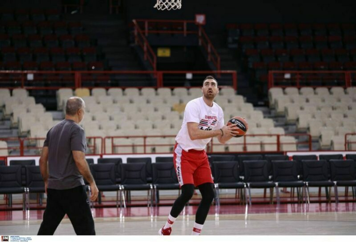 Ολυμπιακός: Μέρος της προπόνησης για Μπασκόνια ο Μιλουτίνοβ