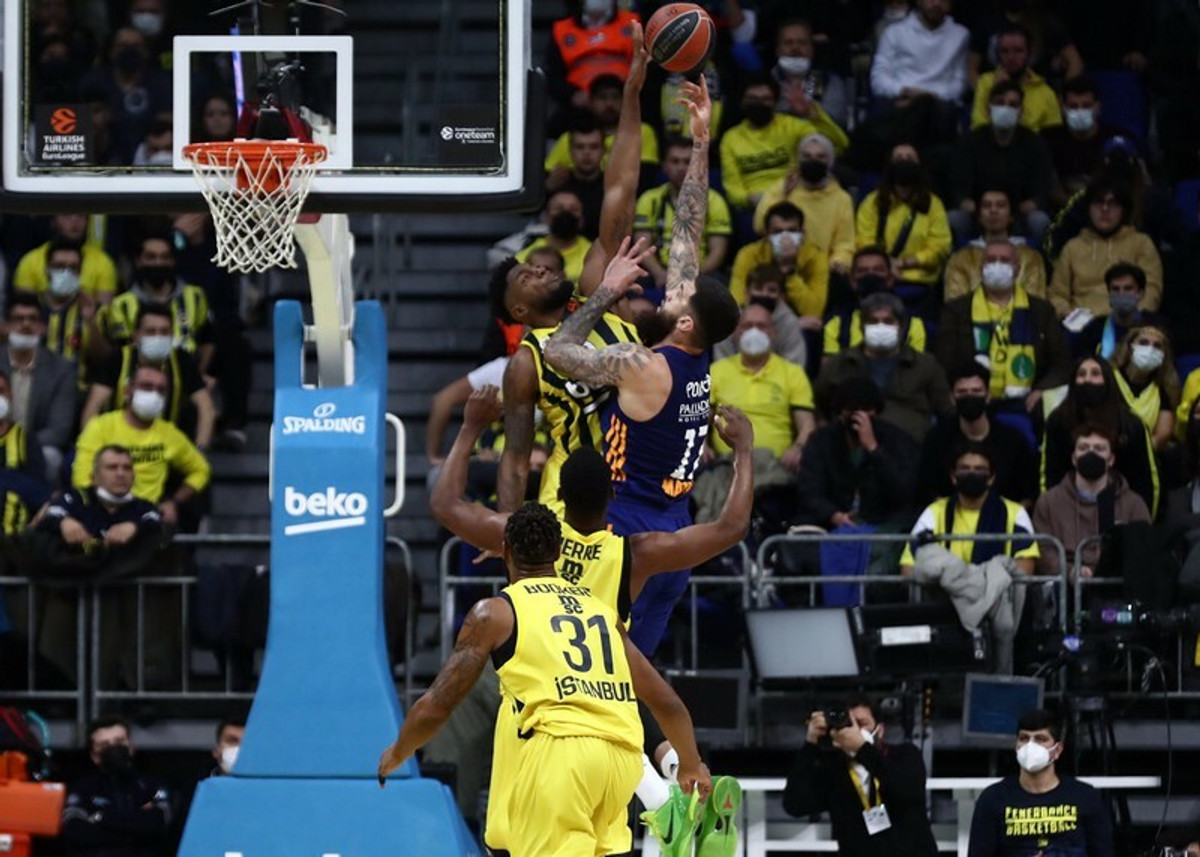 Φενέρμπαχτσε-Ρεάλ 66-51: Την εκμηδένισε! (vid)