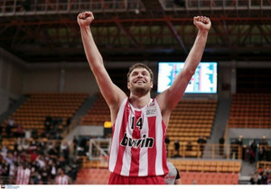 Ο Σάσα Βεζένκοφ πιο δημοφιλής παίκτης της Basket League