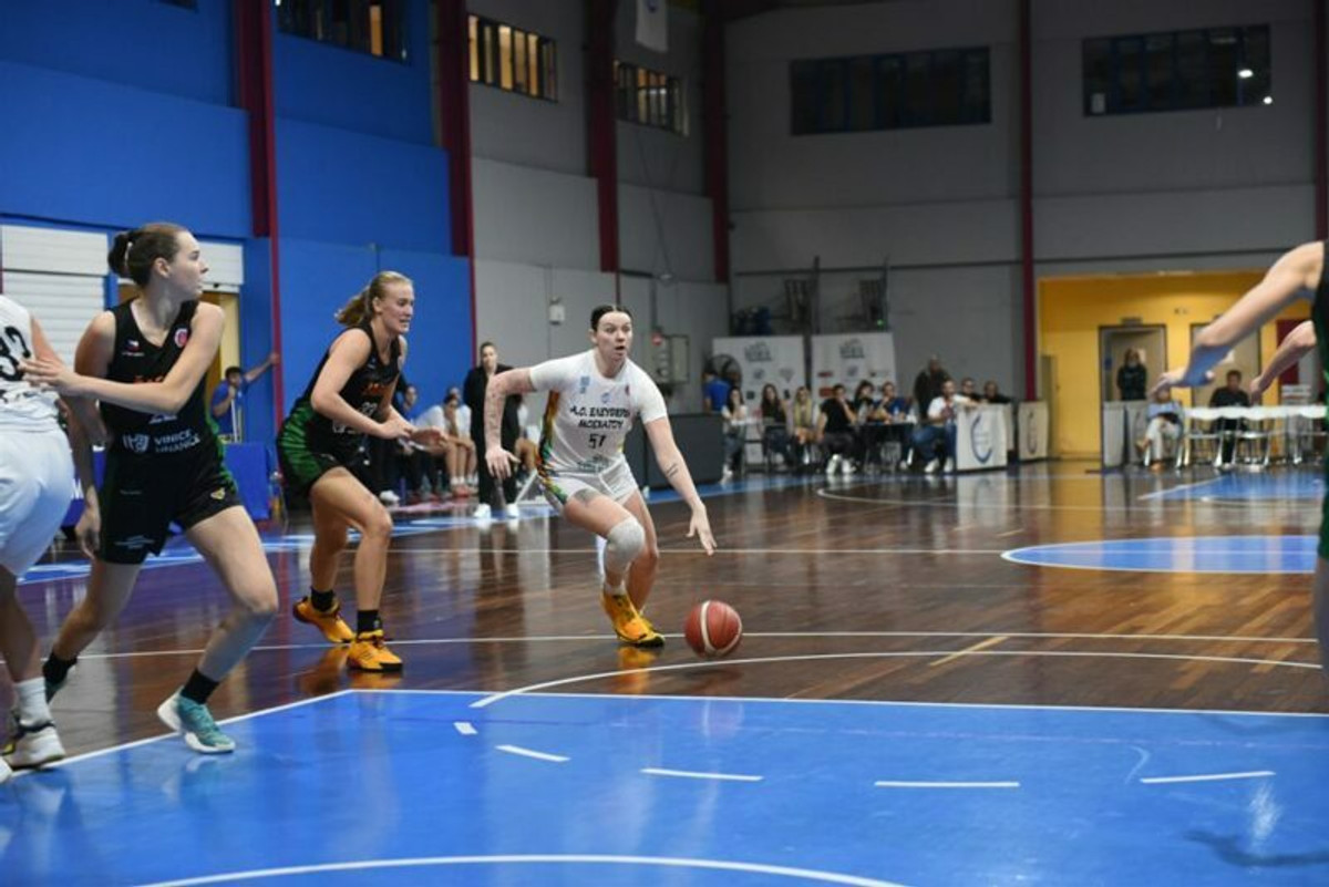 Ιστορική νίκη για την Ελευθερία Μοσχάτου 70-68 την Μπρνο (gallery)
