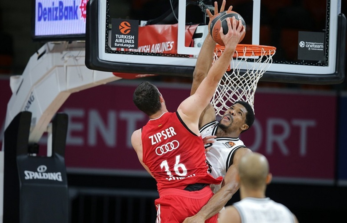 Δείτε πώς η Μπάγερν έκανε το 2-2 με την Αρμάνι Μιλάνο (vids)
