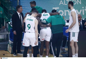 Μπέικον: Ζήτησε να παίξει παρά το διάστρεμμα