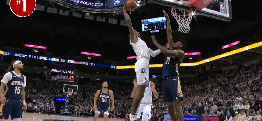 NBA Top-10: Νο1 το πόστερ του Τζέιντεν ΜακΝτάνιελς (vid)
