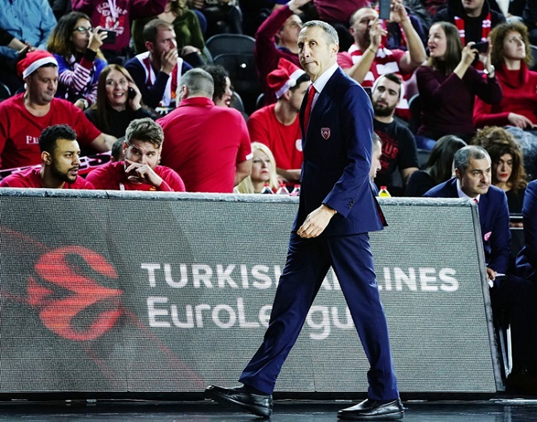 Ντέιβιντ Μπλατ: &quot;Να κρατήσουμε το κεφάλι ψηλά και να προχωρήσουμε&quot;