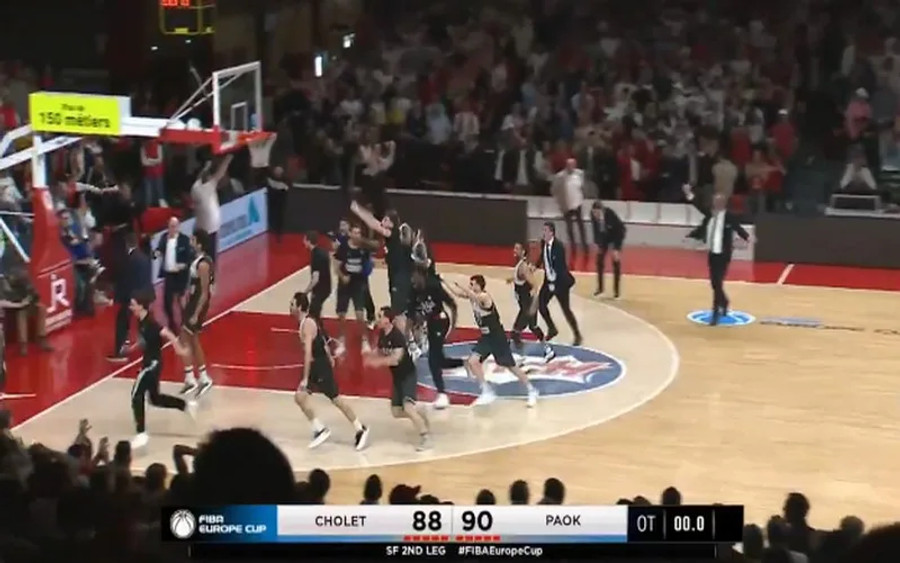 Σολέ-ΠΑΟΚ: Το buzzer του Μπάρτλεϊ και τα επινίκια στο τέλος (vids)