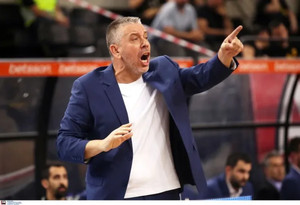 Παπαθεοδώρου: &quot;Είναι υπέρβαση που μπήκαμε στην τετράδα&quot; (vid)