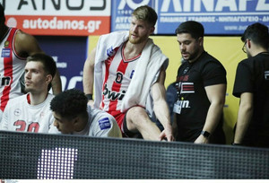Περιστέρι-Ολυμπιακός: Η photo gallery και ο τραυματισμός του Γουόκαπ (vid)