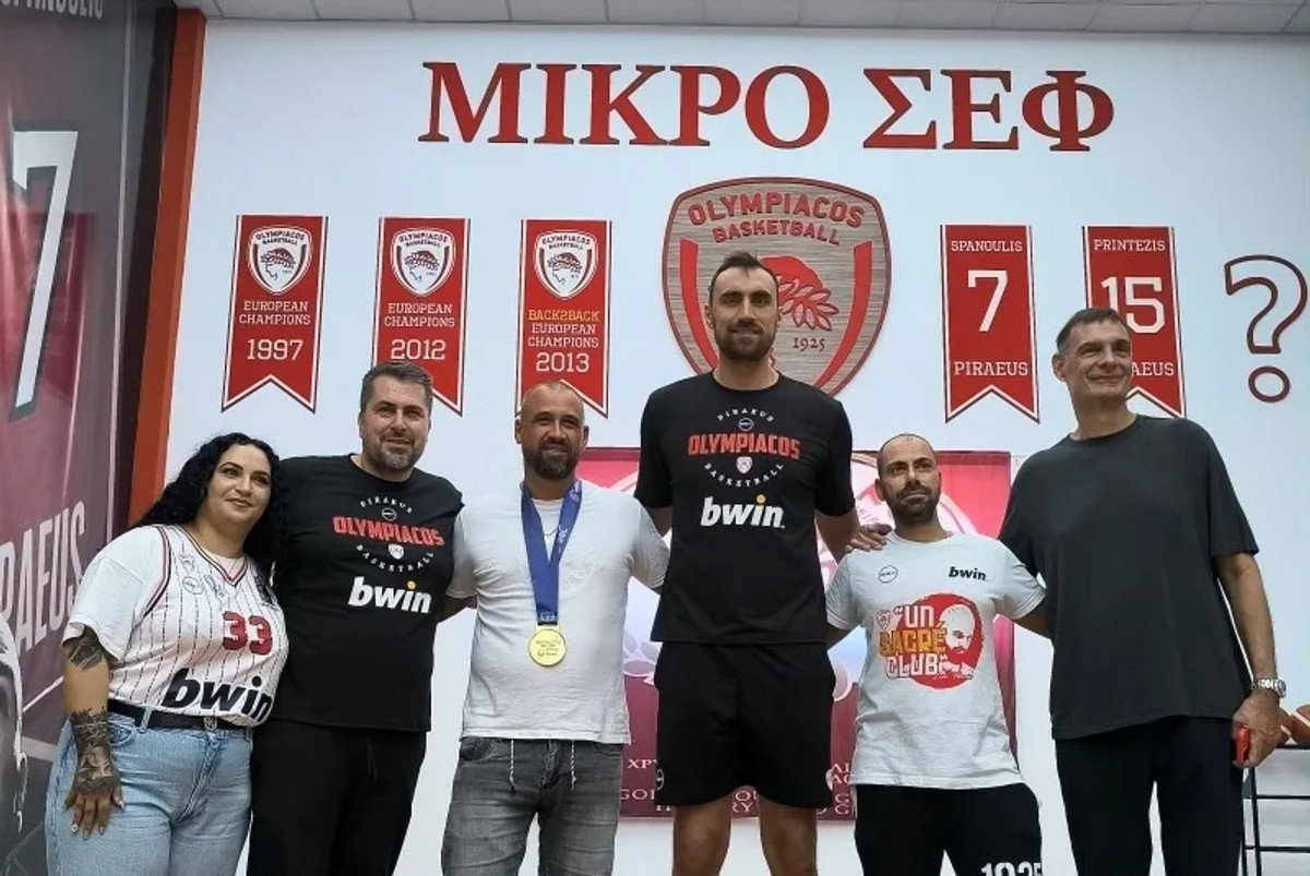 Ολυμπιακός: Επίσκεψη στο... μικρό ΣΕΦ στην Κύπρο (pics)