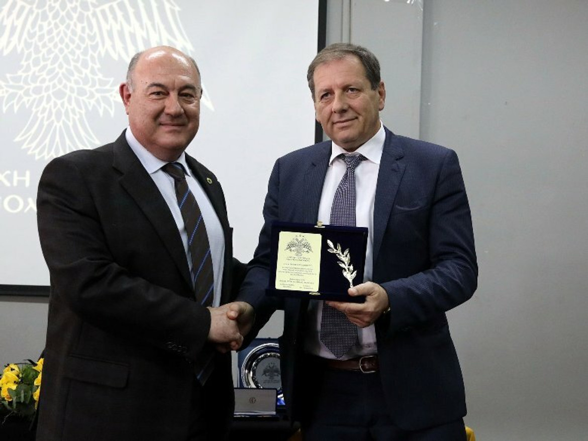 ΑΕΚ: Βράβευσαν τον Αγγελόπουλο στη Λέσχη Ιστορίας και Πολιτισμού της ΑΕΚ (pics)