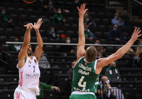 Ρεάλ Μαδρίτης: Νίκησε 93-90 τη Ζαλγκίρις κι άφησε πρώτη... την Μπαρτσελόνα! (video)
