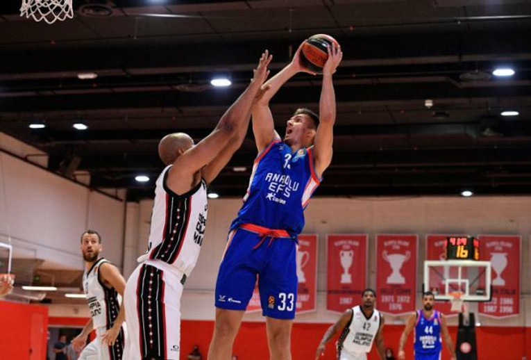 Ασταμάτητη και στα φιλικά η Εφές, 95-83 την Αρμάνι στο Μιλάνο