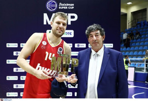 MVP και πρώτος σκόρερ του τελικού του Super Cup ο Βεζένκοφ (vids)