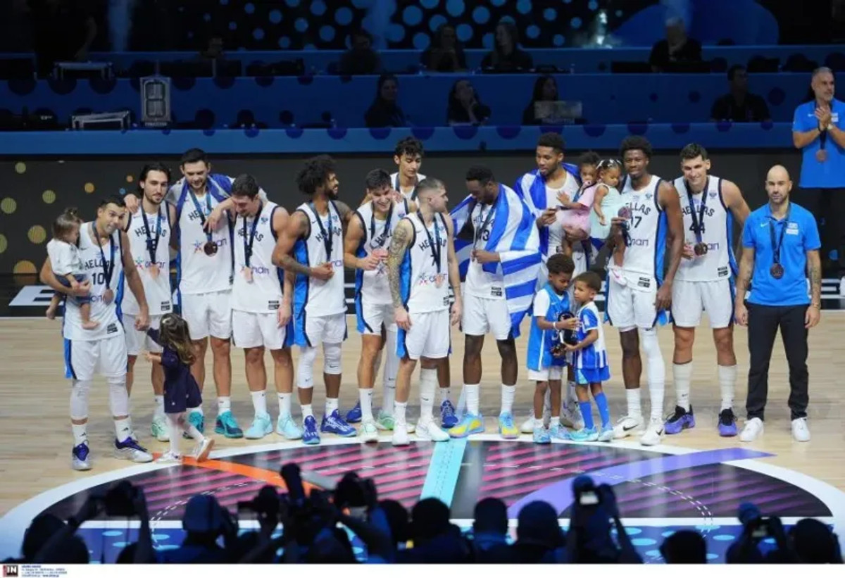 Το μεσημέρι της Δευτέρας στην Αθήνα η αποστολή της Εθνικής