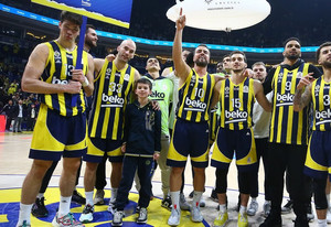 BSL: Η Φενέρμπαχτσε 90-74 τη Γαλατάσαραϊ πριν από το ΟΑΚΑ (vid)