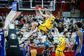 Αυστραλία-Τσεχία 82-70: Με Μιλς-Μπόγκουτ για πρώτη φορά στα ημιτελικά οι Αυστραλοί!