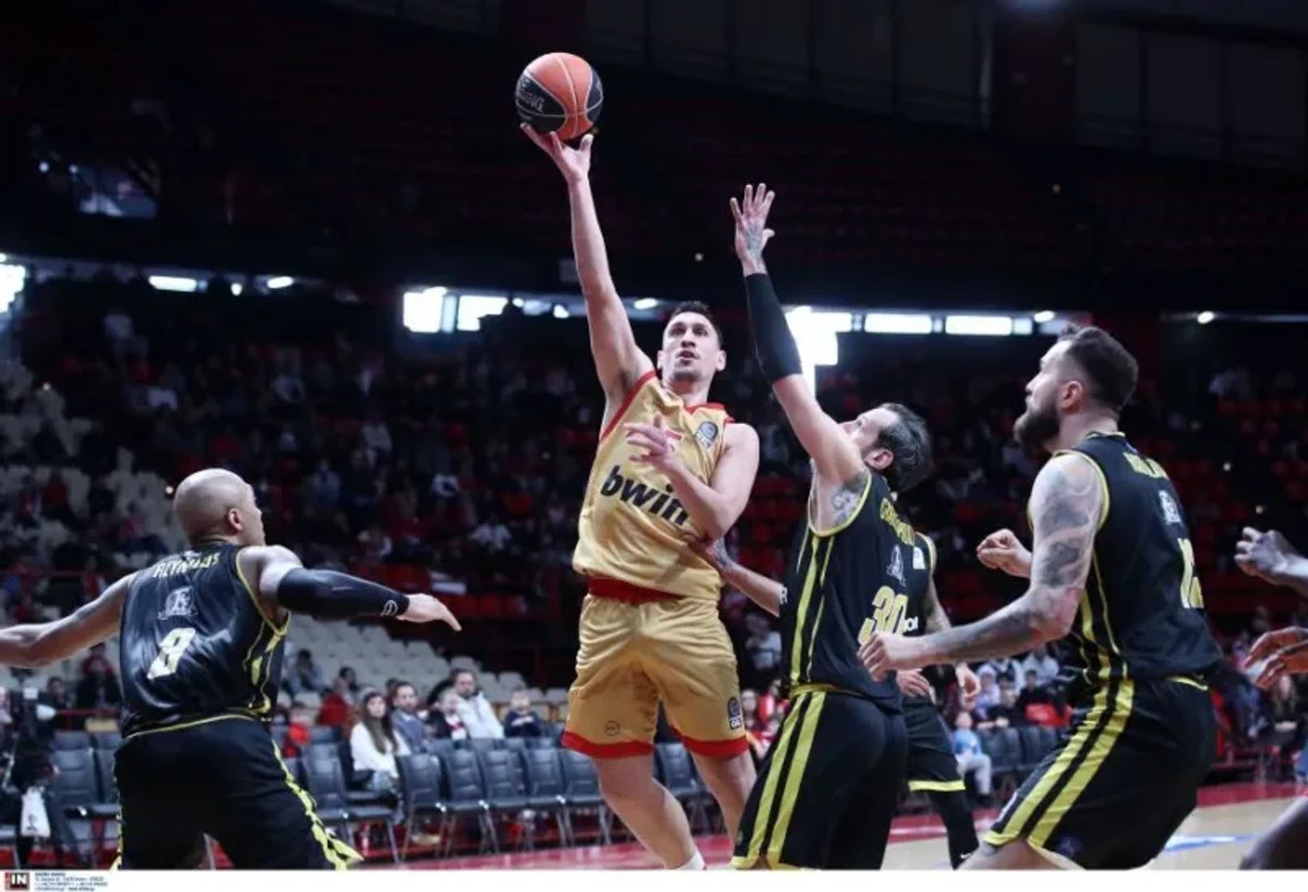 Δείτε πώς ο Ολυμπιακός νίκησε με 106-94 το Μαρούσι (video)