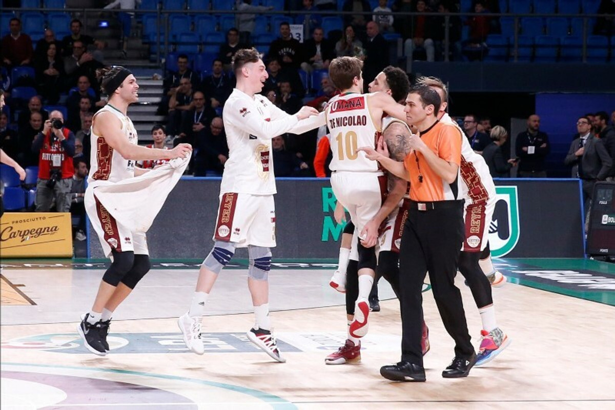 Ο Ντέι &quot;εκτέλεσε&quot; τη Βίρτους Μπολόνια, επιβλητική Αρμάνι Μιλάνο (vid)