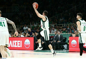 Παναθηναϊκός-Περιστέρι: Απίθανο buzzer-beater του Μωραΐτη πίσω από το κέντρο (vid)