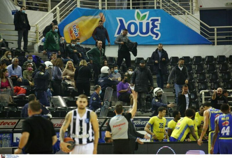 ΠΑΟΚ-Περιστέρι: Ένταση και ολιγόλεπτη διακοπή στην τρίτη περίοδο (vid & pics)