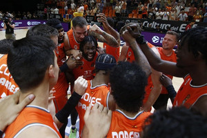 Βαλένθια - Μονακό 70-65: Ο Οτζελέγε έκανε τη διαφορά! (video)