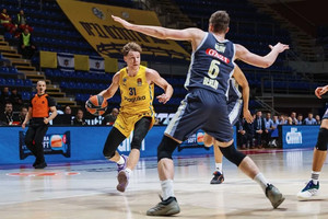 Δεύτερη εκτός έδρας νίκη για Άλμπα, 93-87 τη Μακάμπι (vid)
