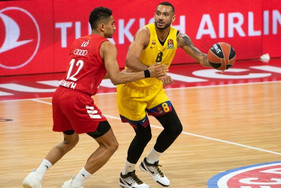 Επαγγελματικά η Μπαρτσελόνα, με μία περίοδο η Βιλερμπάν (vids)