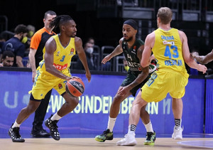 Άλμπα Βερολίνου-Ούνικς Καζάν 81-53: Τη διέλυσε! (vid)