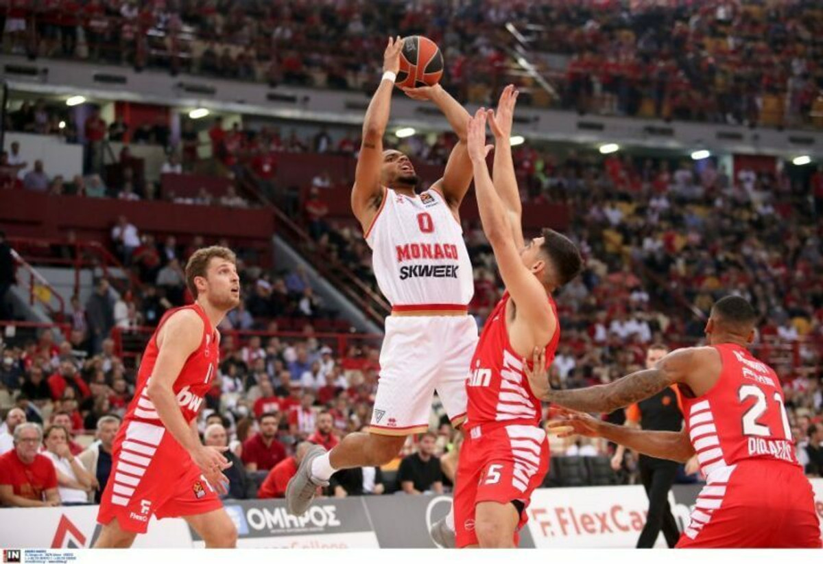 Ολυμπιακός-Μονακό 76-81: Στο γεμάτο ΣΕΦ η πρώτη φετινή ήττα, εξαιρετικοί Οκόμπο-Τζέιμς