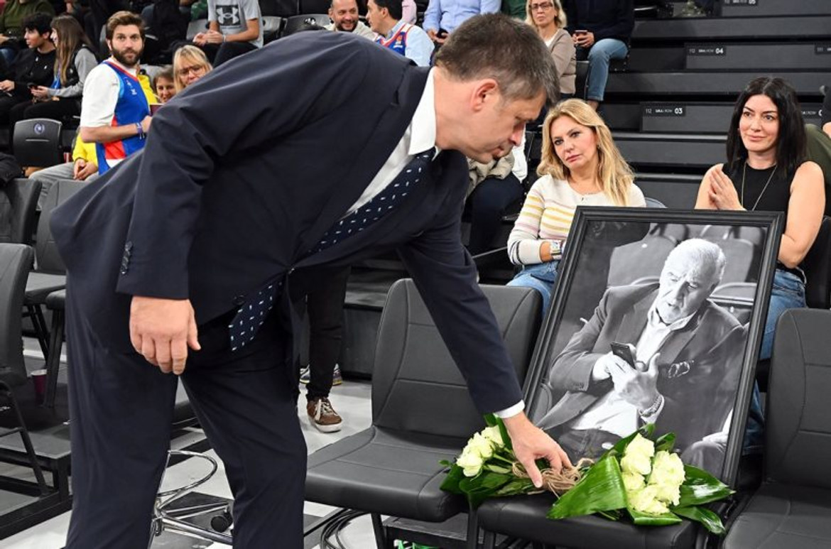 Εφές-Μονακό: Ένα λουλούδι για τον Τίτο Κομνηνό (pics)