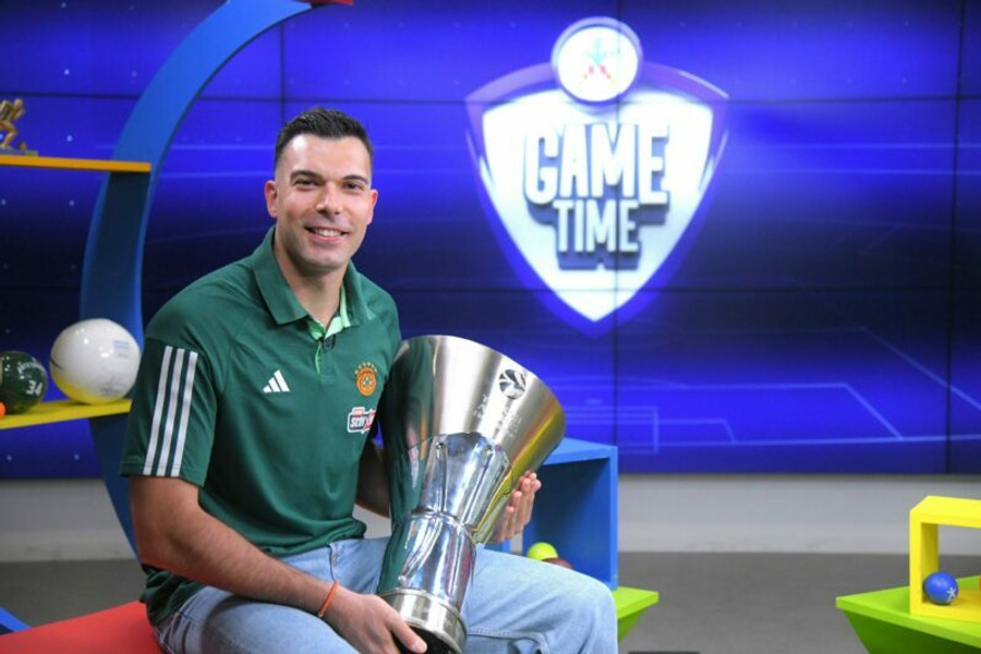 Ο Κώστας Σλούκας με το τρόπαιο της Euroleague στο ΟΠΑΠ GAME TIME (vid)