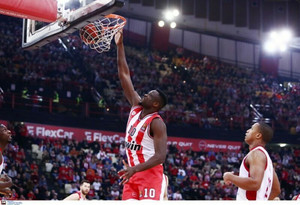 Δεν... αυτοκτόνησε ο Ολυμπιακός, 79-74 την Αρμάνι Μιλάνο