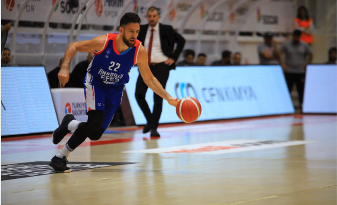Ένα ημίχρονο αρκούσε για την Εφές, 89-79 την Πετκίμ