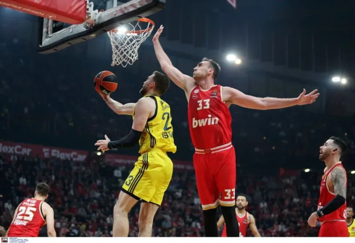Ολυμπιακός-Φενέρμπαχτσε 77-87: Ηττήθηκε, αλλά παραμένει πρώτος