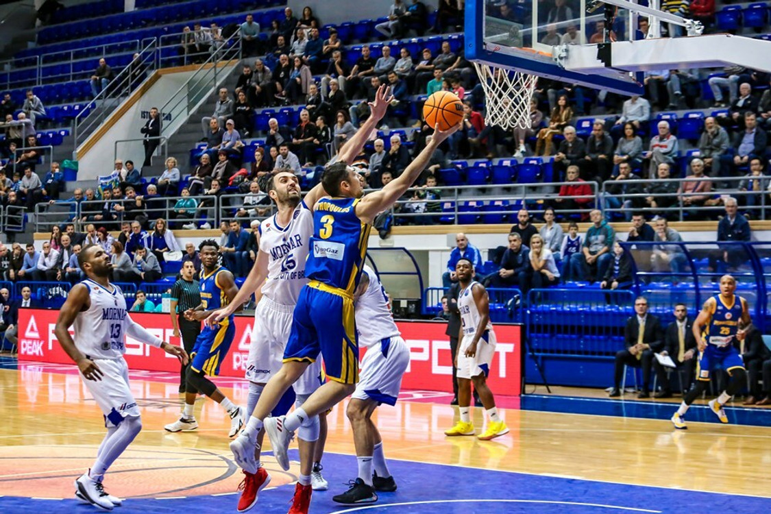 Έτσι, το Περιστέρι ''απέδρασε'' με Χάτσερ από το Μπαρ (vid)