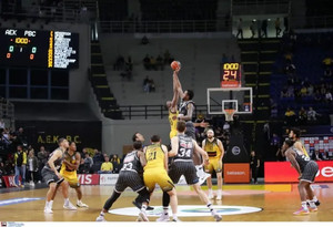 Live: ΑΕΚ Betsson-ΠΑΟΚ mateco 89-85 (τελικό)