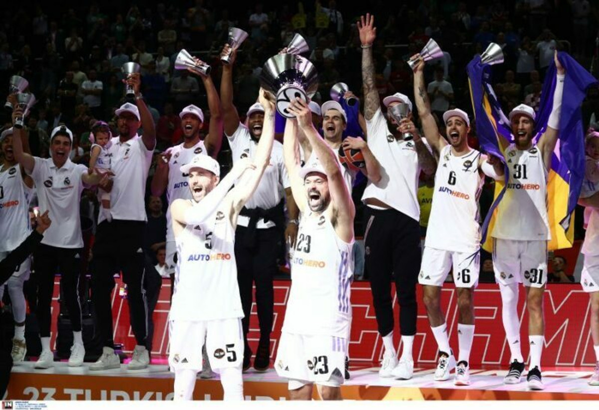 Η απονομή στη Ρεάλ Μαδρίτης και τον MVP Ταβάρες (vid &amp; pics)