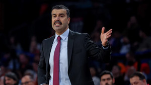 Τζαν: &quot;Ο Ολυμπιακός παίζει πολύ σκληρά και επιθετικά&quot;