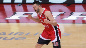 Με Χάινς, Πουαριέ και Παπανικολάου οι 10 κορυφαίες τάπες στη EuroLeague (vid)