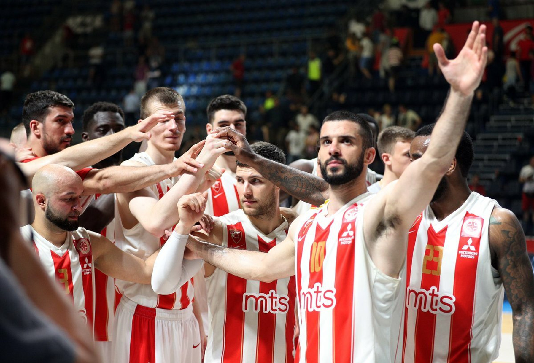 Το... σήκωσε με buzzer-beater ο Ερυθρός Αστέρας μέσα στην έδρα της Παρτιζάν! (pics-vid)