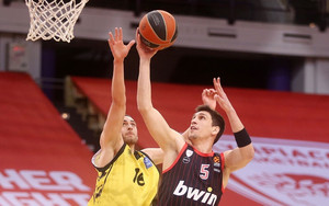 Ολυμπιακός - Άρης 97-67: Κουφός και Λαρεντζάκης έδειξαν τον δρόμο (video)