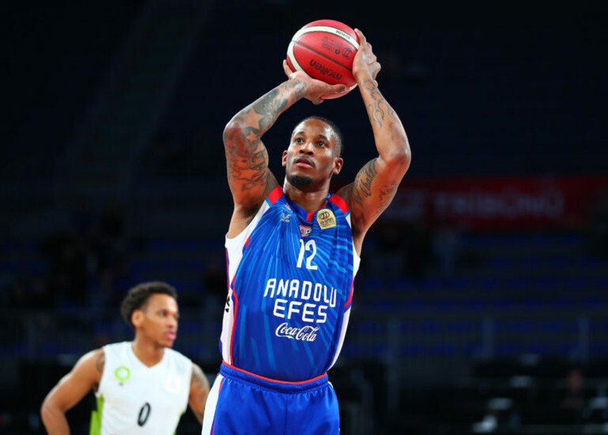 Free agent o Κλάιμπερν, αποχώρησε από την Εφές