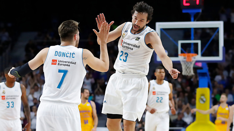 Τα play offs στην Ευρώπη : Νίκες για τους γηπεδούχους