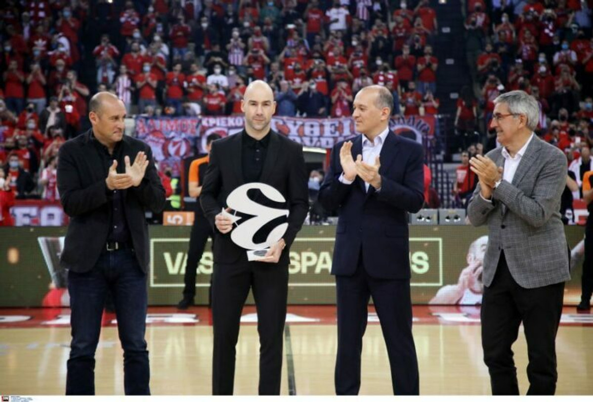 Αποθέωση Σπανούλη στη βράβευσή του ως EuroLeague Legend (video)