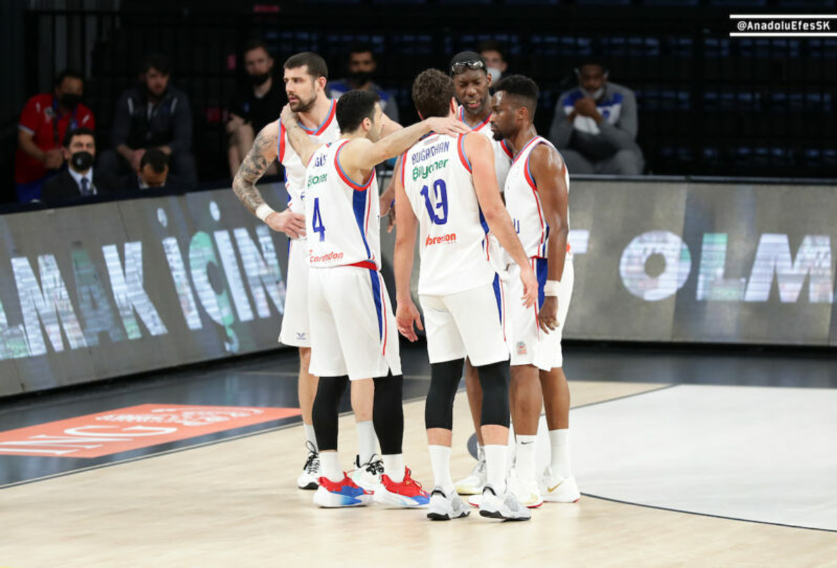 Δείτε πώς η Εφές συνέτριψε 111-71 τη Φενέρμπαχτσε (video)