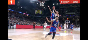 Euroleague: Το block του Ντάριους Τόμπσον στον Χεζόνια στο Νο1 του Top-10