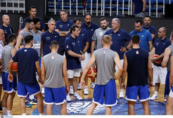 Εθνική: Η 14άδα για Ισπανία, εκτός Κουζέλογλου και Μωραΐτης