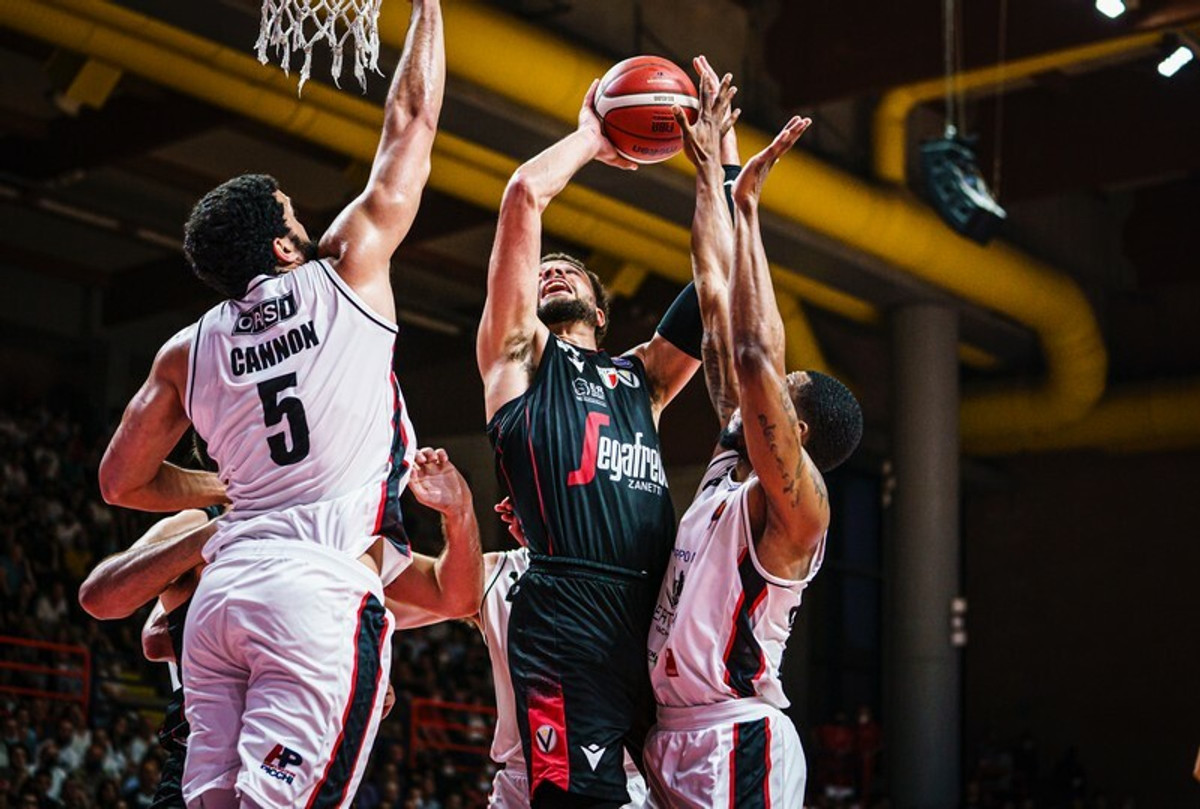 Ιταλία: Έκανε το 3-0 η Βίρτους με Ντερτόνα και πήγε τελικό